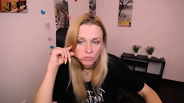 PeppyMia online show from September 30, 6:51 am