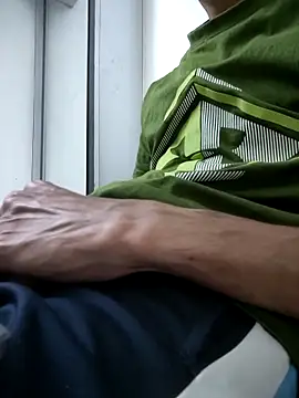 Snapshot of fckboy987 chatting on February 17, 4:24 pm fckboy987 online show from February 17, 4:24 pm