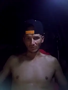 Snapshot of Romance32 chatting on October 18, 6:05 am Romance32 online show from October 18, 6:05 am