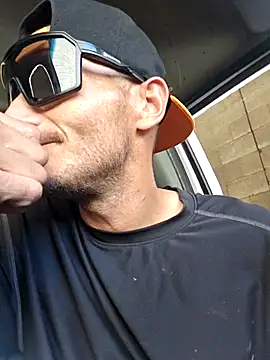 Snapshot of Romance32 chatting on October 19, 8:20 pm Romance32 online show from October 19, 8:20 pm