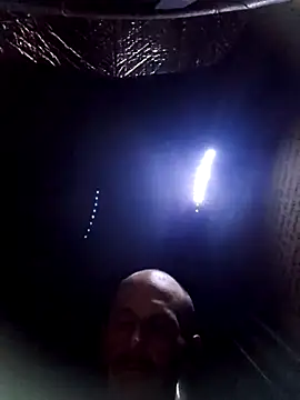 Snapshot of Romance32 chatting on October 24, 7:38 am Romance32 online show from October 24, 7:38 am