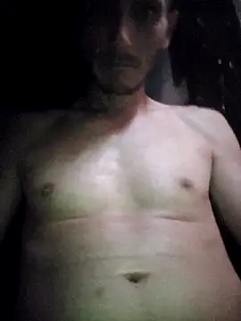 Snapshot of Romance32 chatting on November 17, 12:38 am Romance32 online show from November 17, 12:38 am