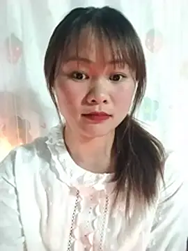 Snapshot of Sisi_dy01 chatting on July 2, 1:50 pm Sisi dy01 online show from July 2, 1:50 pm