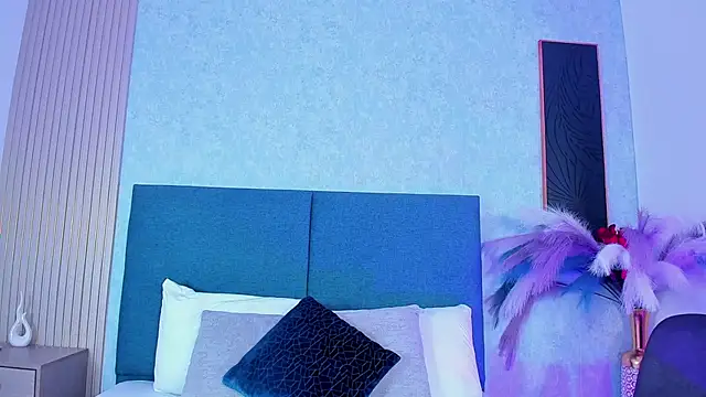 Laura Ivy online show from March 27, 1:00 pm