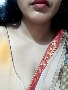 Snapshot of spicysuhana chatting on February 18, 12:06 am spicysuhana online show from February 18, 12:06 am