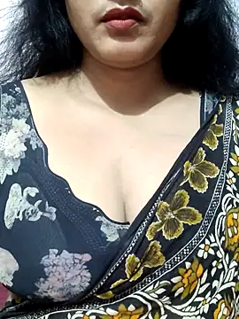 Snapshot of spicysuhana chatting on March 21, 5:49 pm spicysuhana online show from March 21, 5:49 pm