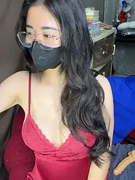 Snapshot of Voyerra_g chatting on March 16, 1:00 am Voyerra g online show from March 16, 1:00 am