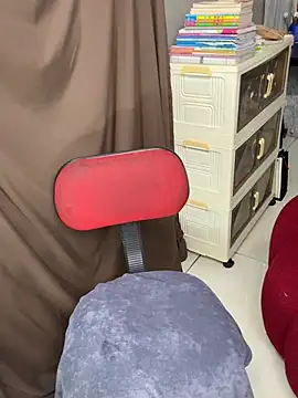 Snapshot of Voyerra_g chatting on March 17, 12:59 am Voyerra g online show from March 17, 12:59 am