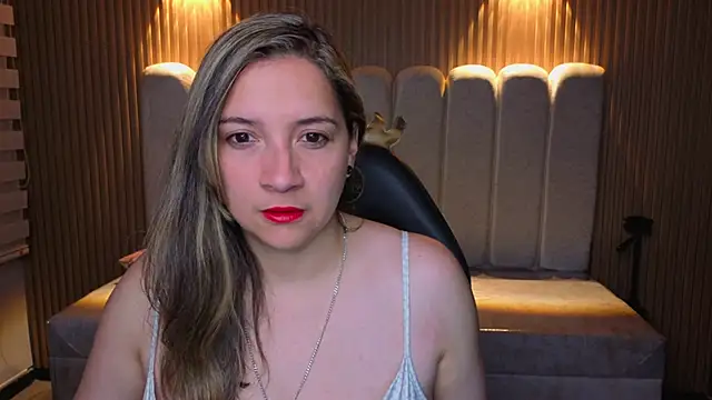 Agatha bellucci  online show from December 18, 1:55 am