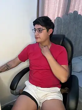 yesitwink  online show from April 7, 5:13 pm