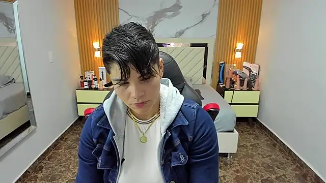 KAROLLJONES1 online show from October 15, 7:58 pm