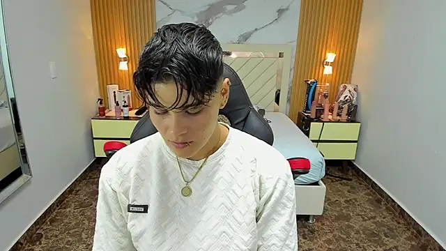 KAROLLJONES1 online show from October 23, 7:56 pm