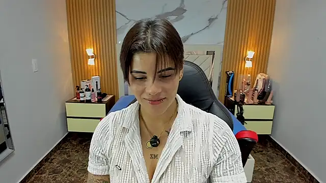 KAROLLJONES1 online show from November 7, 11:27 pm