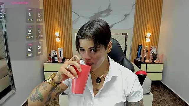 KAROLLJONES1 online show from November 26, 7:26 pm