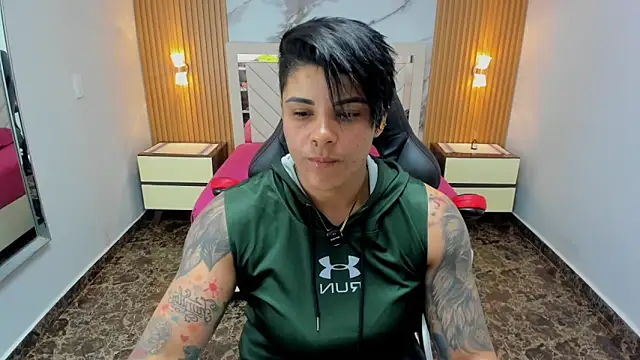 KAROLLJONES1 online show from April 25, 12:30 pm