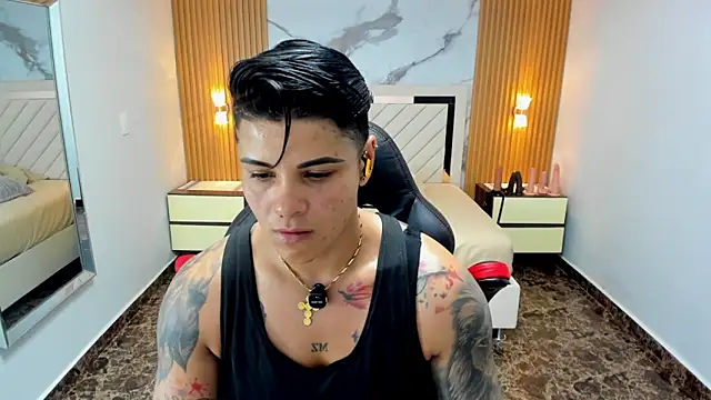 KAROLLJONES1 online show from May 9, 7:08 pm