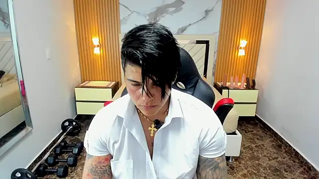 KAROLLJONES1 online show from May 14, 7:31 pm