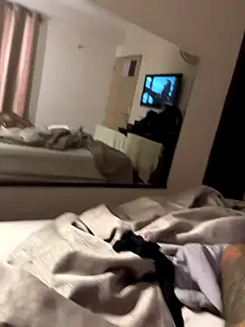 Snapshot of vamugh01_ chatting on November 2, 6:27 am vamugh01  online show from November 2, 6:27 am