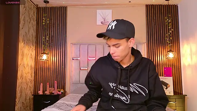 Room 69x online show from May 9, 1:49 pm