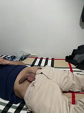 Snapshot of MonisticBlues chatting on April 4, 1:37 am MonisticBlues online show from April 4, 1:37 am