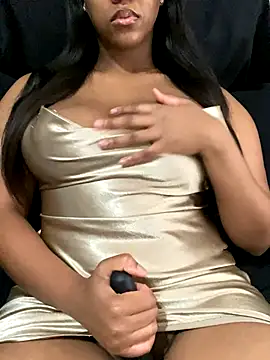 Snapshot of Sipsdoll chatting on October 20, 9:54 am Sipsdoll online show from October 20, 9:54 am