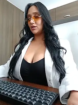 Esmeralda333 online show from May 15, 4:25 pm