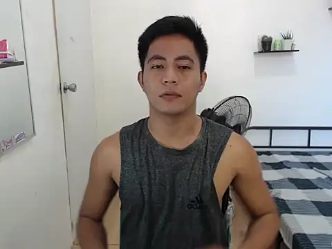 Snapshot of Lloyd_wintours chatting on October 30, 12:01 am Lloyd wintours online show from October 30, 12:01 am