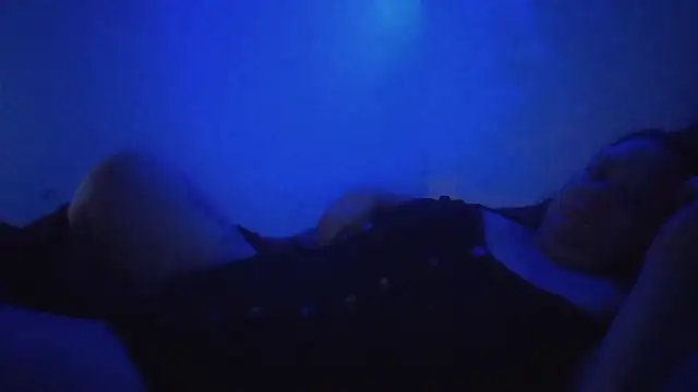 Snapshot of ThickkkMama420 chatting on December 22, 2:19 am ThickkkMama420 online show from December 22, 2:19 am