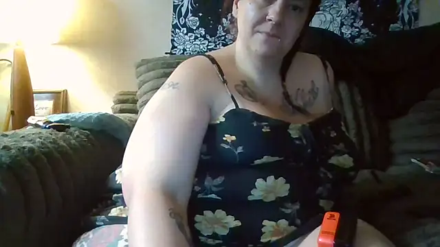 Snapshot of ThickkkMama420 chatting on May 17, 5:53 pm ThickkkMama420 online show from May 17, 5:53 pm