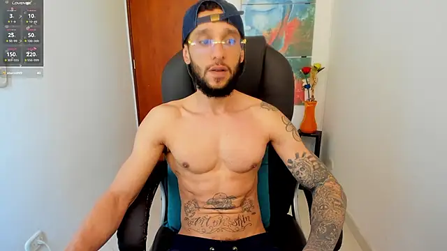 Cristhian teylor  online show from October 4, 5:33 pm