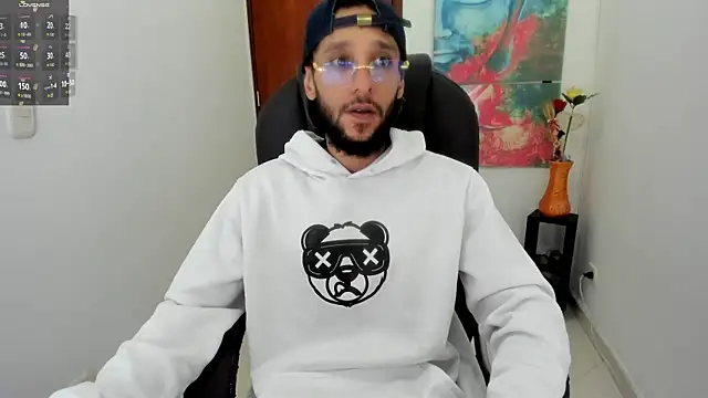 Cristhian teylor  online show from October 30, 1:40 am