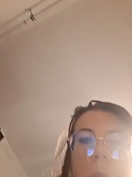 Anayssa  online show from October 2, 12:23 pm