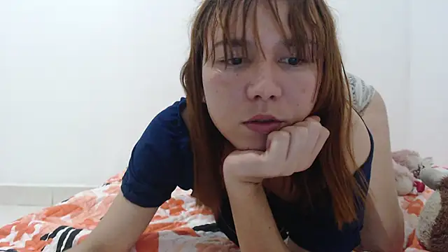 Snapshot of Dolly_Peach_ chatting on October 3, 3:36 am Dolly Peach online show from October 3, 3:36 am