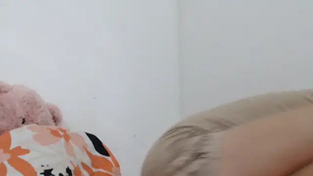 Snapshot of Dolly_Peach_ chatting on March 27, 12:27 pm Dolly Peach online show from March 27, 12:27 pm