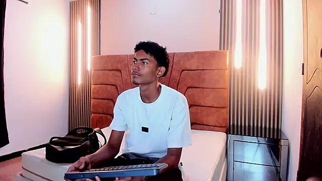 FYKMOR 1 online show from October 8, 3:48 am