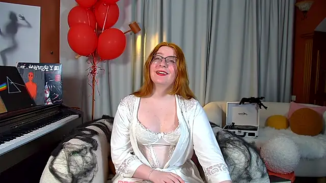 Snapshot of AliceAllisons chatting on October 24, 6:37 pm AliceAllisons online show from October 24, 6:37 pm