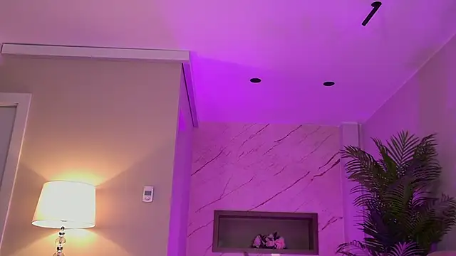 Snapshot of ElsaSinn chatting on October 27, 4:05 am ElsaSinn online show from October 27, 4:05 am