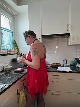 Snapshot of Nadja_Noir chatting on November 28, 12:52 pm Nadja Noir online show from November 28, 12:52 pm