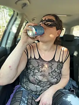 Snapshot of Nadja_Noir chatting on January 18, 12:20 pm Nadja Noir online show from January 18, 12:20 pm