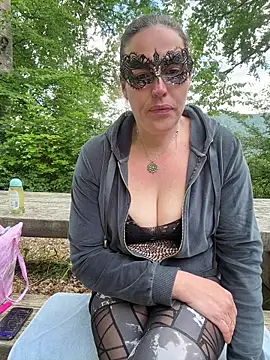 Nadja Noir online show from May 16, 3:00 pm
