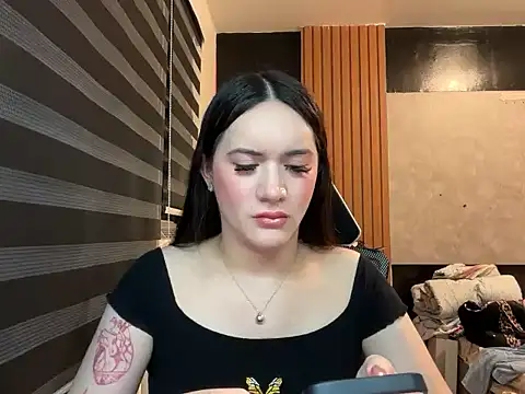 Snapshot of Yhanbeaufort18 chatting on October 2, 11:39 am Yhanbeaufort18 online show from October 2, 11:39 am