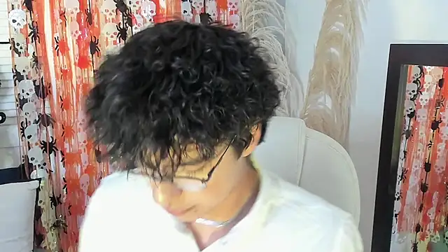 miilo wolf online show from October 15, 12:05 pm