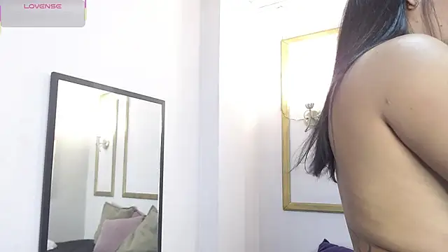 Snapshot of Lucigh_ chatting on October 6, 7:33 pm Lucigh online show from October 6, 7:33 pm