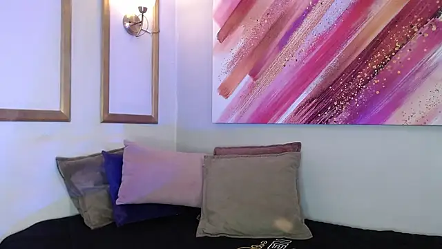 Snapshot of Lucigh_ chatting on October 13, 7:25 pm Lucigh online show from October 13, 7:25 pm