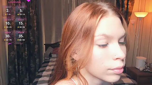 Snapshot of KyraConze chatting on October 18, 7:47 pm KyraConze online show from October 18, 7:47 pm