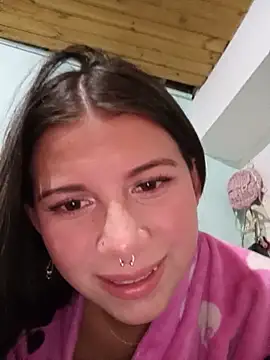 Snapshot of CharlotteSex_ chatting on June 11, 3:37 am CharlotteSex online show from June 11, 3:37 am