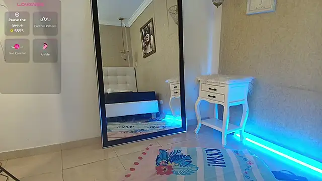 Miladiosa online show from October 26, 12:11 pm