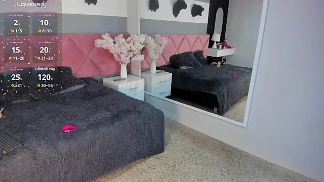 Snapshot of amy_miller1 chatting on September 24, 8:45 pm amy miller1 online show from September 24, 8:45 pm