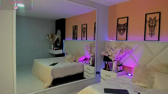 Snapshot of amy_miller1 chatting on October 31, 8:10 pm amy miller1 online show from October 31, 8:10 pm