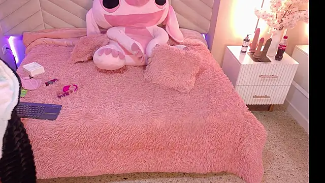 amy miller1 online show from March 31, 7:58 pm